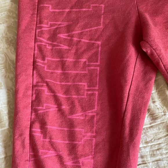 Disney Resort Minnie Mouse Crop Sweats - Picture 6 of 6